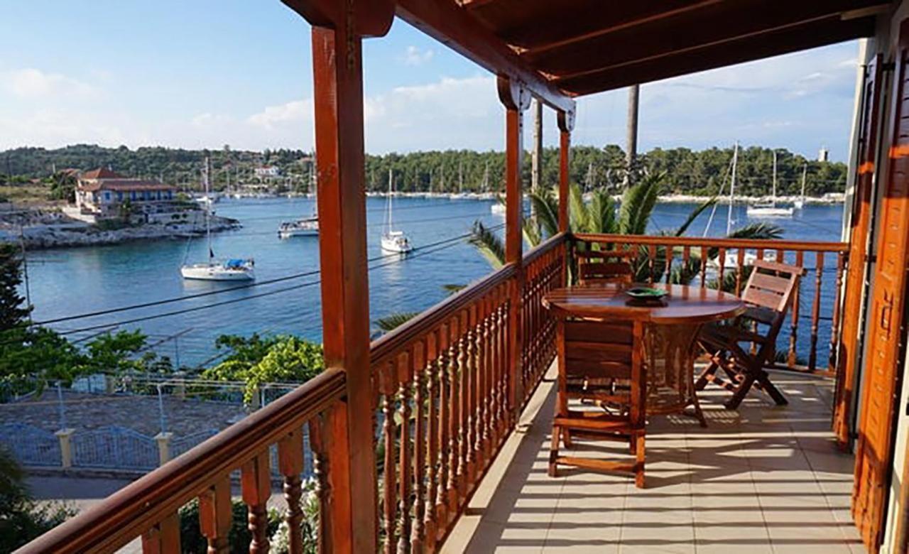 Sonia'S Apartment In Fiscardo Waterfront فيسكاردو المظهر الخارجي الصورة